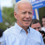 Joe Biden congela regulaciones de criptomonederos